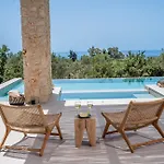 Lithos Art Hotell Svoronata