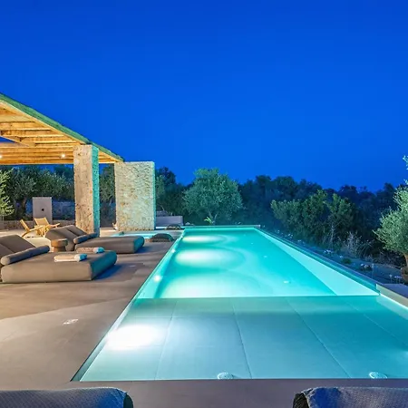 Lithos Art Hotel